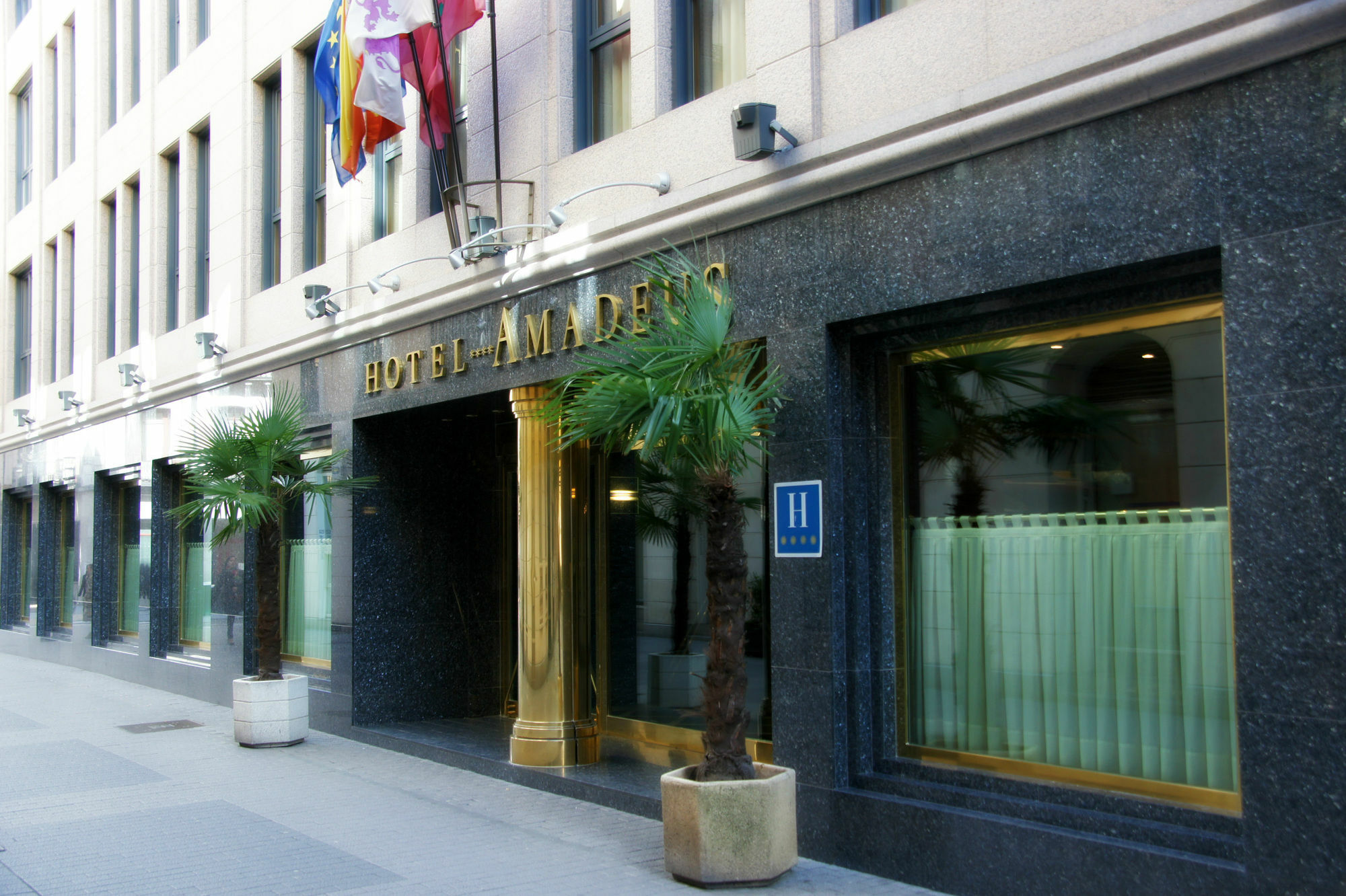 Hotel Amadeus Valladolid Exterior photo